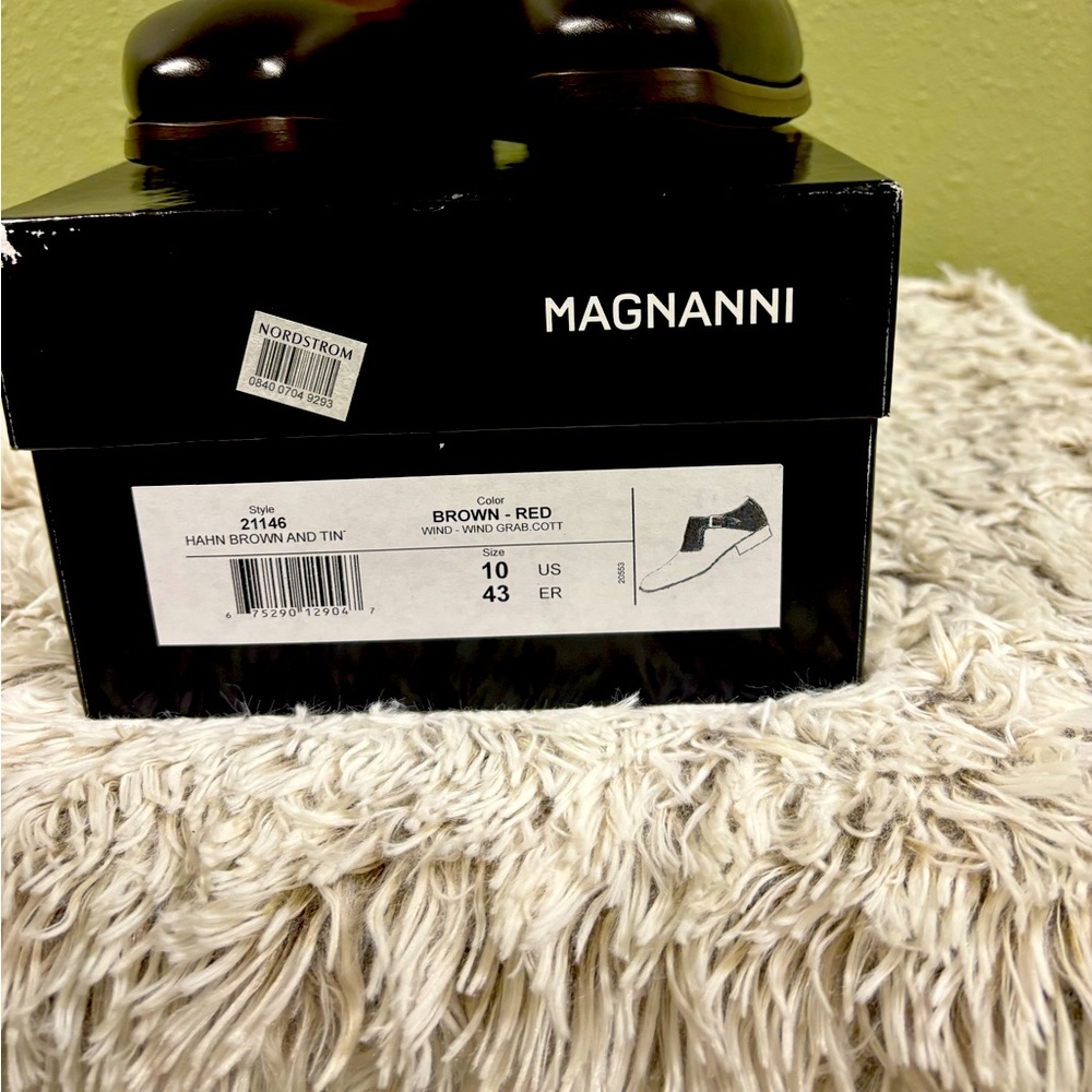 Magnanni Brown and Red Home Accent 10D